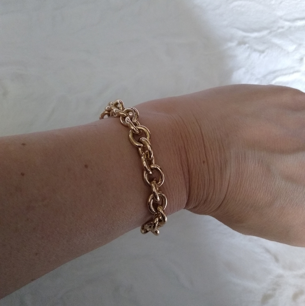 Guess Rhinestone Heart Toggle Bracelet - Picture 4 of 6